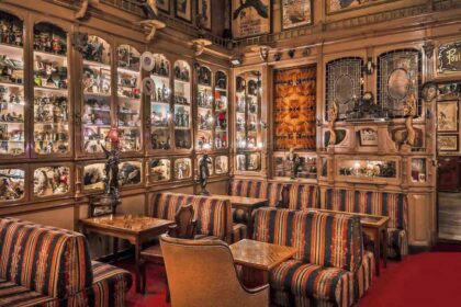 Pavilhão Chinês Bar - Lisbon